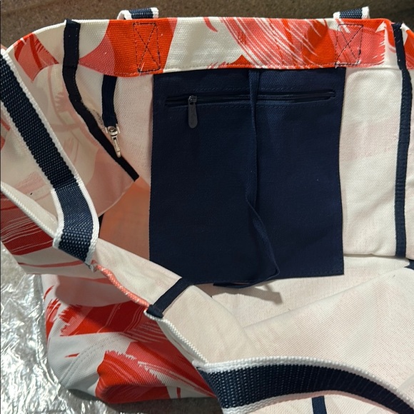 Brand New Thirty One New Horizons Tote - Picture 3 of 6